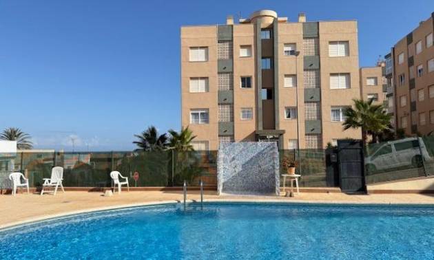 Apartment - Revente - Torrevieja - Cabo Cervera