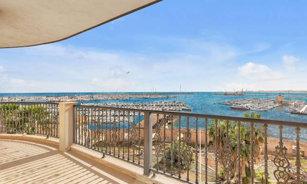 Apartment - Sale - Torrevieja - Paseo maritimo