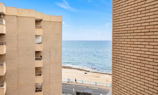 Apartment - Sale - Torrevieja - Playa de los locos