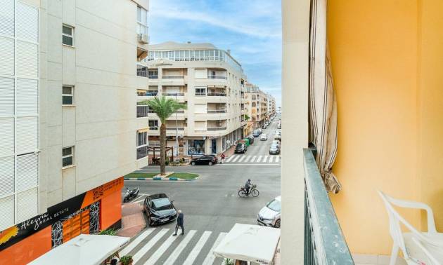Apartment - Sale - Torrevieja - Playa del cura