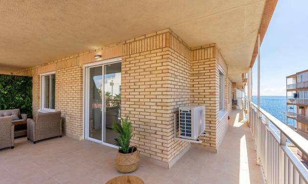 Apartment - Venta - Torrevieja - Playa de los Naufragos