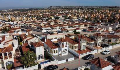 Bestaande woningen - Villa - Algorfa