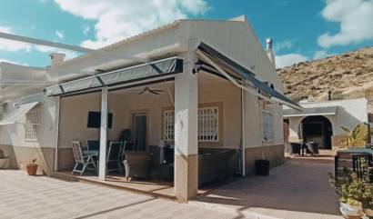 Bestaande woningen - Villa - Elche