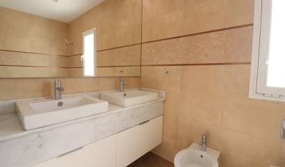 Bestaande woningen - Villa - La Marina