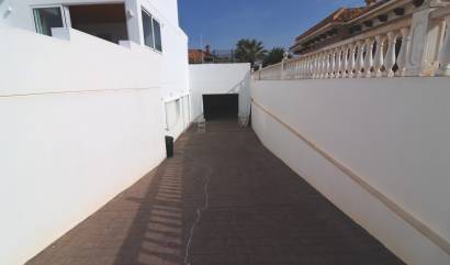 Bestaande woningen - Villa - La Marina