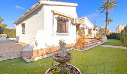 Bestaande woningen - Villa - Orihuela Costa - Dehesa de campoamor