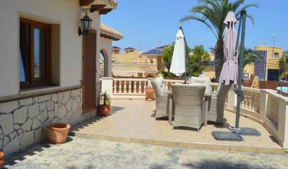 Bestaande woningen - Villa - Orihuela Costa - Villamartín