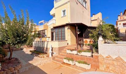 Bestaande woningen - Villa - Orihuela Costa - Villamartín