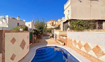 Bestaande woningen - Villa - Orihuela Costa - Villamartín