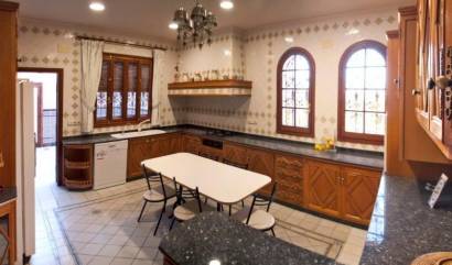 Bestaande woningen - Villa - Orihuela Costa