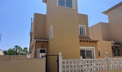 Bestaande woningen - Villa - Orihuela - Villamartín