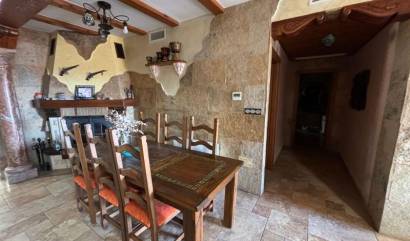 Bestaande woningen - Villa - Redován