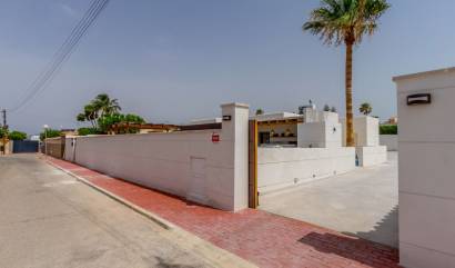 Bestaande woningen - Vrijstaande villa - Torrevieja - Torreta Florida