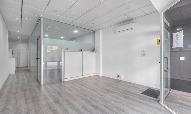 Commercial - Sale - Torrevieja - La Mata pueblo