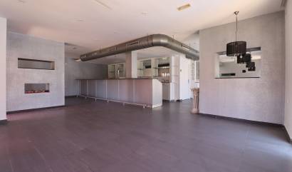 Revente - Commercial - Ciudad Quesada