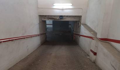 Revente - Commercial - Torrevieja - Playa de los locos