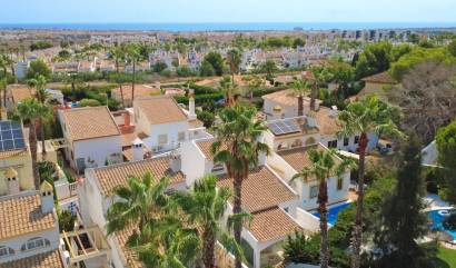 Revente - Villa - Orihuela Costa - Villamartín