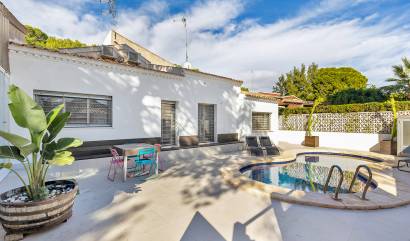 Revente - Villa - Orihuela Costa