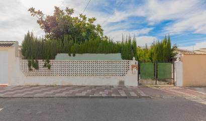 Revente - Villa - Torrevieja - El chaparral