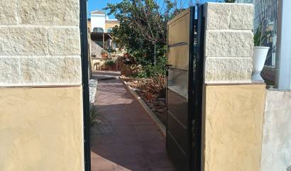 Sale - Apartment flat - Los Montesinos - La Herrada
