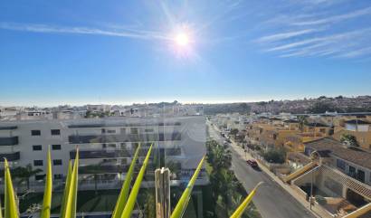 Sale - Apartment / Flat * - Orihuela Costa - Villamartín *