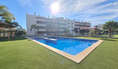 Sale - Apartment / Flat * - Orihuela Costa - Villamartín *