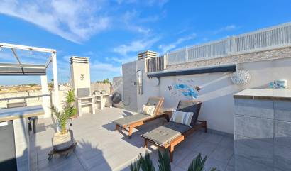 Sale - Apartment / Flat * - Orihuela Costa - Villamartín *