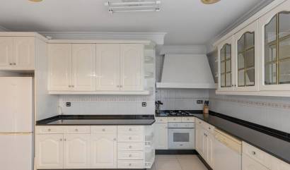 Sale - Apartment - Torrevieja - Paseo maritimo