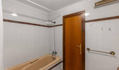 Sale - Apartment - Torrevieja - Paseo maritimo