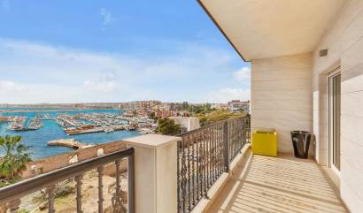 Sale - Apartment - Torrevieja - Paseo maritimo