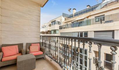 Sale - Apartment - Torrevieja - Paseo maritimo