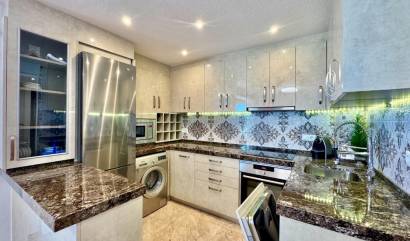 Sale - Apartments - Torrevieja - La Mata