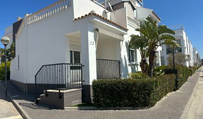 Sale - Bungalow - Torrevieja - Aguas Nuevas