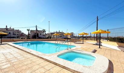 Sale - Bungalow - Torrevieja - La Mata