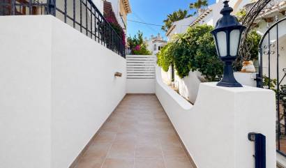 Sale - Bungalow - Torrevieja - Nueva Torrevieja - Aguas Nuevas