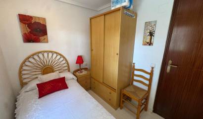 Sale - Bungalow - Torrevieja - Playa de los Naufragos