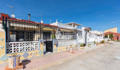 Sale - Bungalow - Torrevieja - Torretas