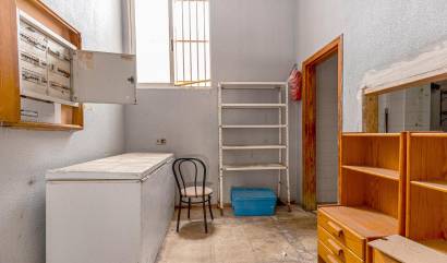 Sale - Commercial - Torrevieja - Playa del cura