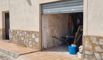 Sale - Country House - Hondón de las Nieves