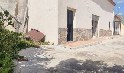 Sale - Country House - Hondón de las Nieves