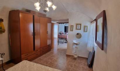 Sale - Country House - Hondón de las Nieves