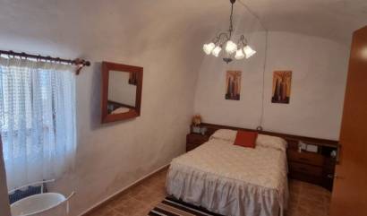 Sale - Country House - Hondón de las Nieves