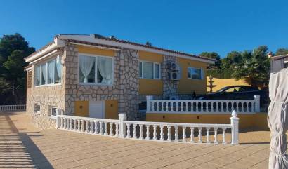 Sale - Finca / Country Property - Polop
