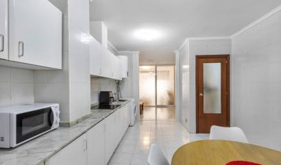 Sale - Ground Floor - Torrevieja - Centro