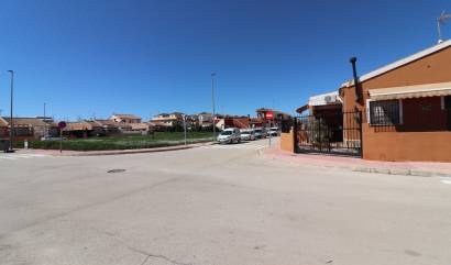 Sale - Land - Daya Nueva