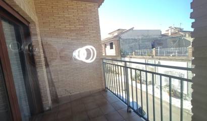 Sale - Townhouse - Roldan