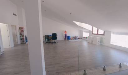 Sale - Townhouse - Roldan