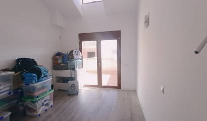 Sale - Townhouse - Roldan