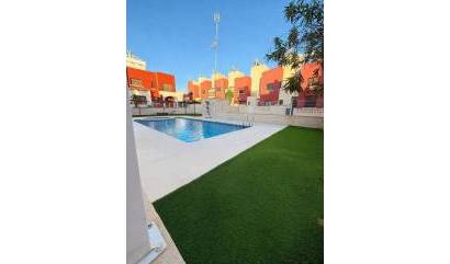Sale - Townhouse - Torrevieja - Aguas Nuevas