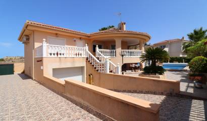 Sale - Villa - Benimar